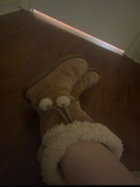 Y2K vintage 2000s rare tall plumdale Pom Pom chestnut brown Ugg boots